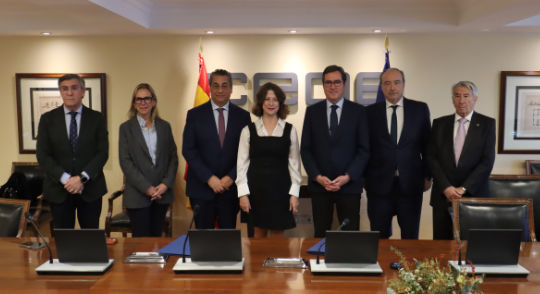 Consejo CSS firma convenio CEOE